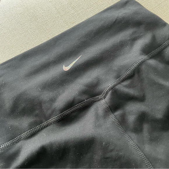 NIKE Yoga Women's High-Waisted 7/8 Leggings - Picture 8 of 10